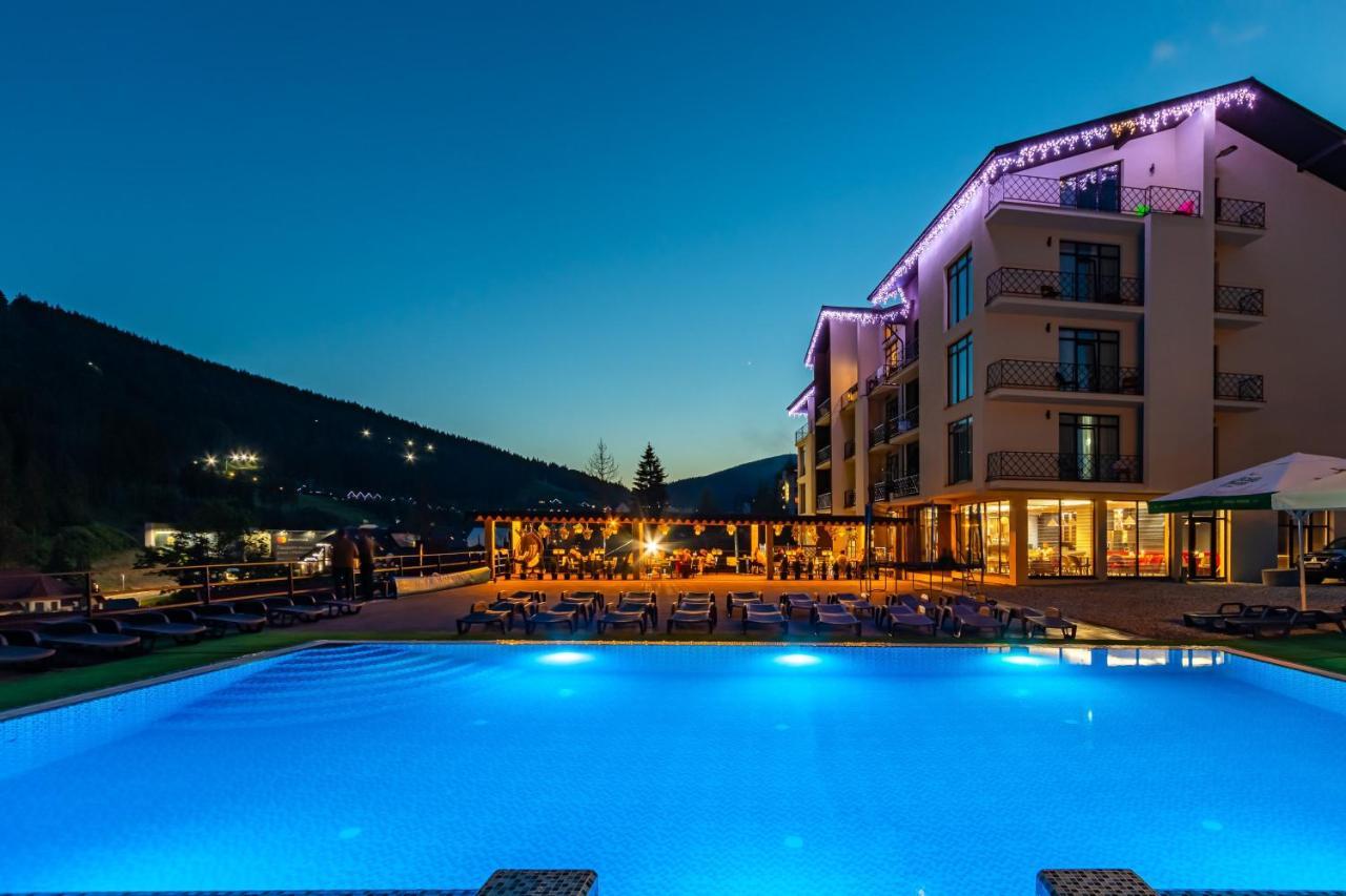 Gold Palace Wellness & Spa Bukovel Bagian luar foto