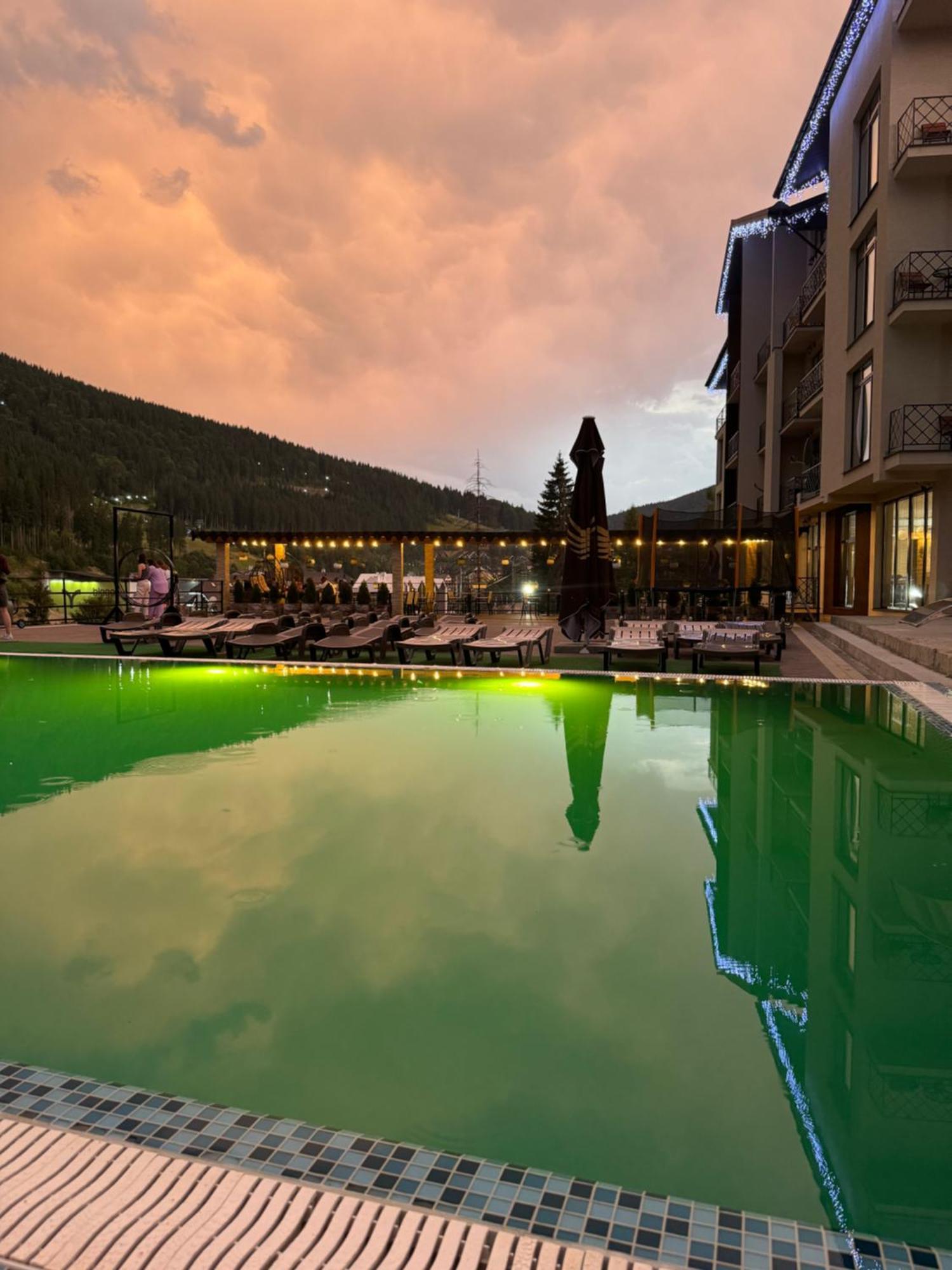 Gold Palace Wellness & Spa Bukovel Bagian luar foto