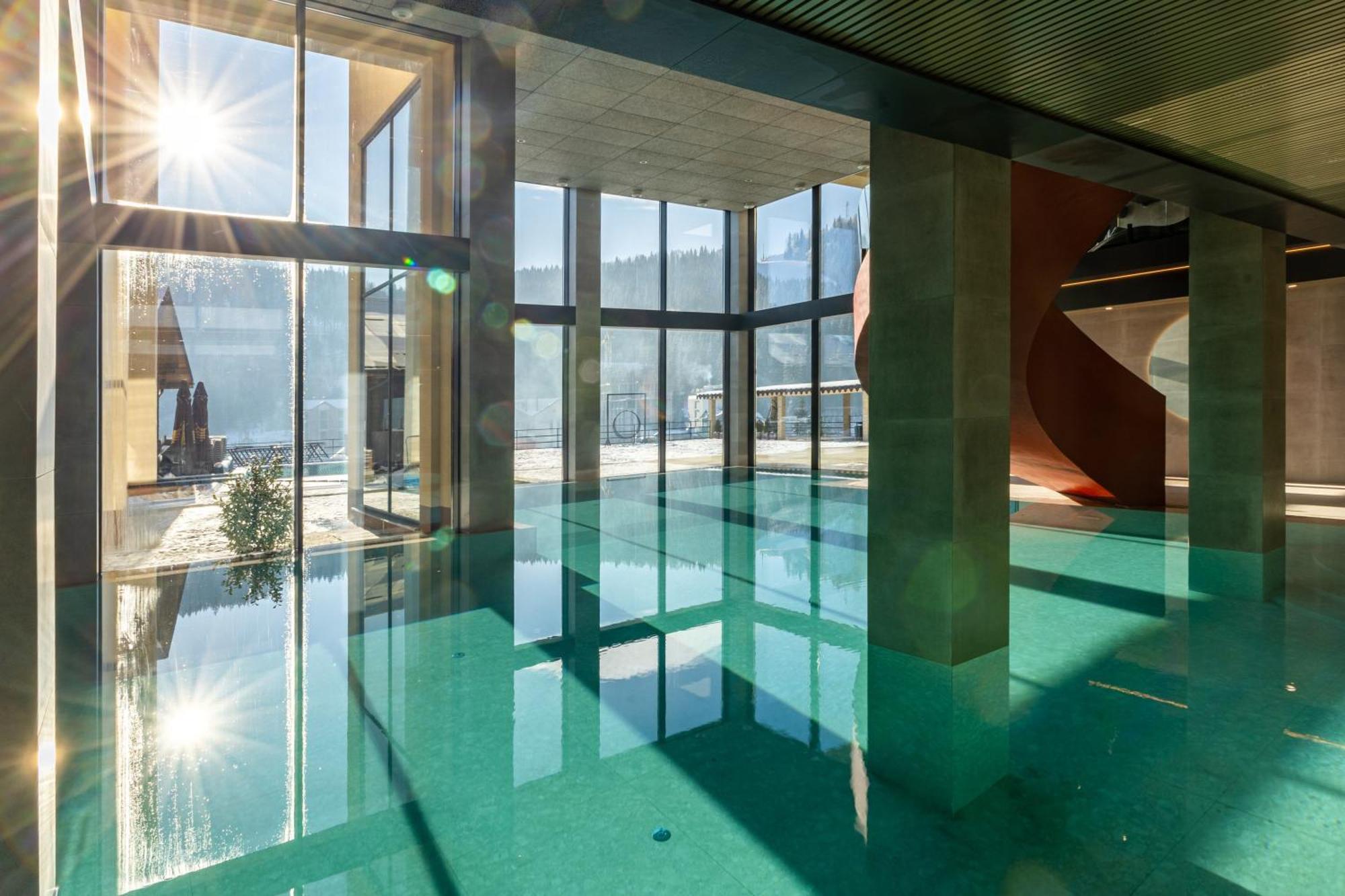 Gold Palace Wellness & Spa Bukovel Bagian luar foto