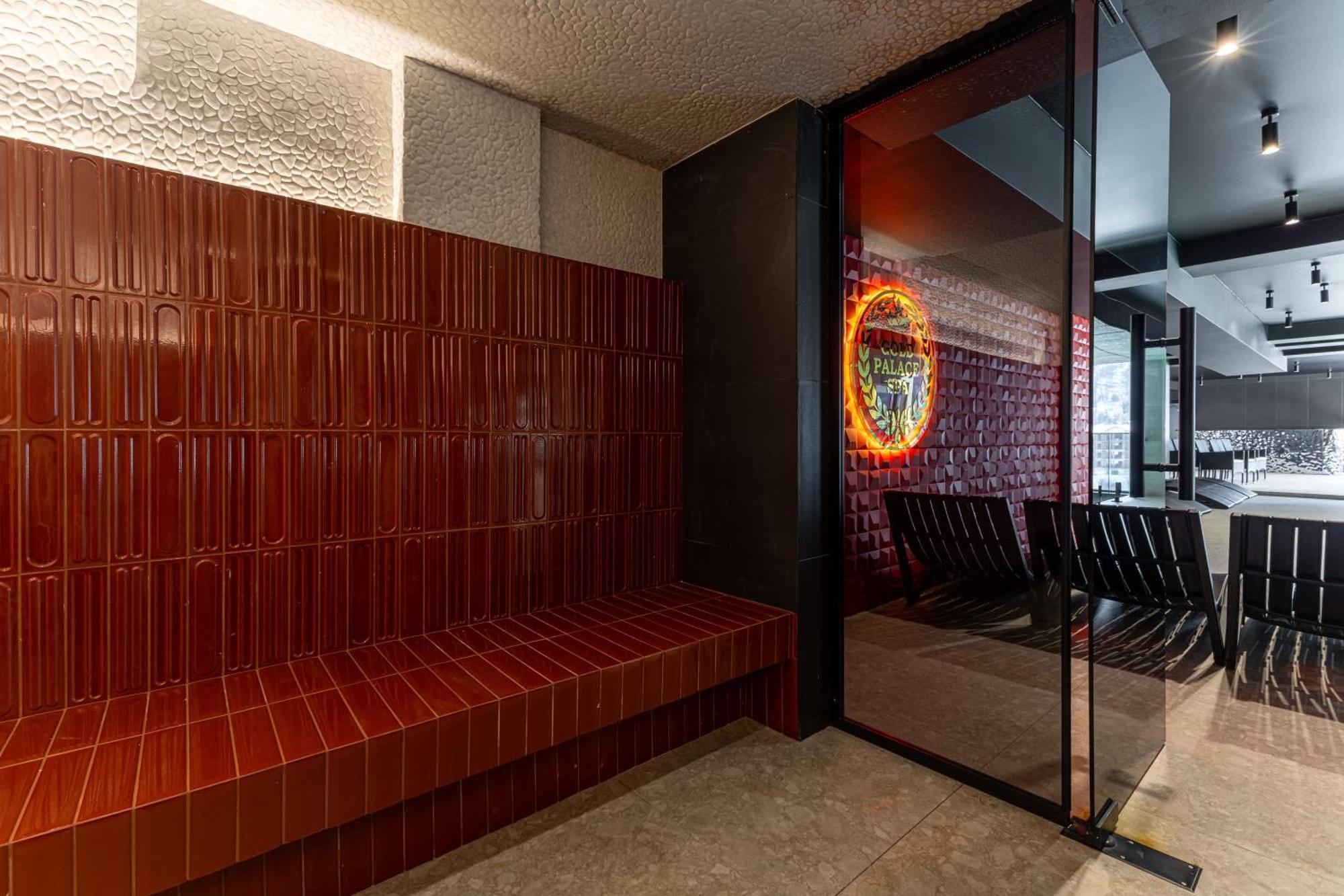 Gold Palace Wellness & Spa Bukovel Bagian luar foto
