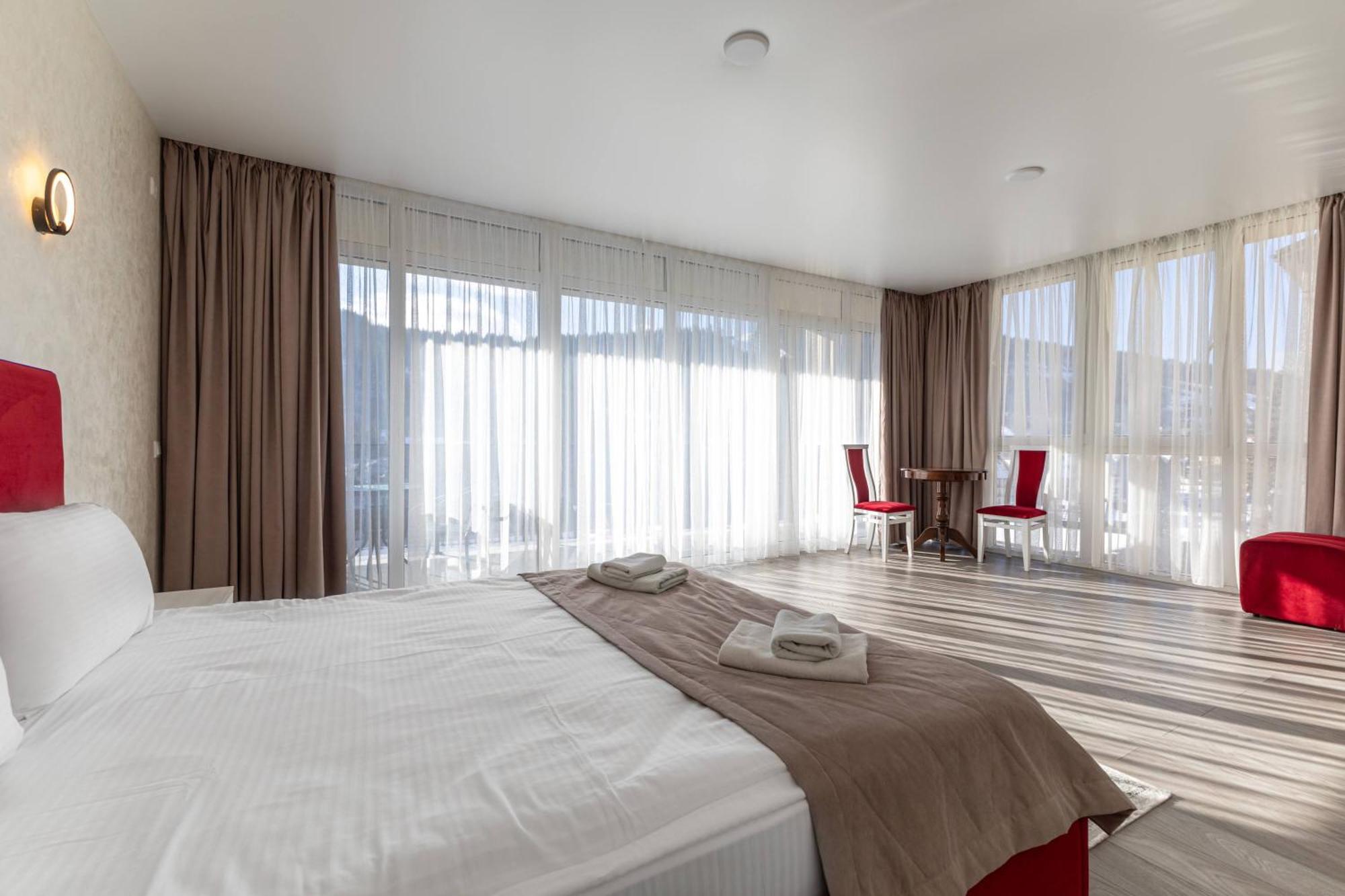 Gold Palace Wellness & Spa Bukovel Bagian luar foto